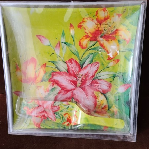 OCCASIONS-Home Life Collection- Fabulous Cake/Serving set - Picture 3 of 3